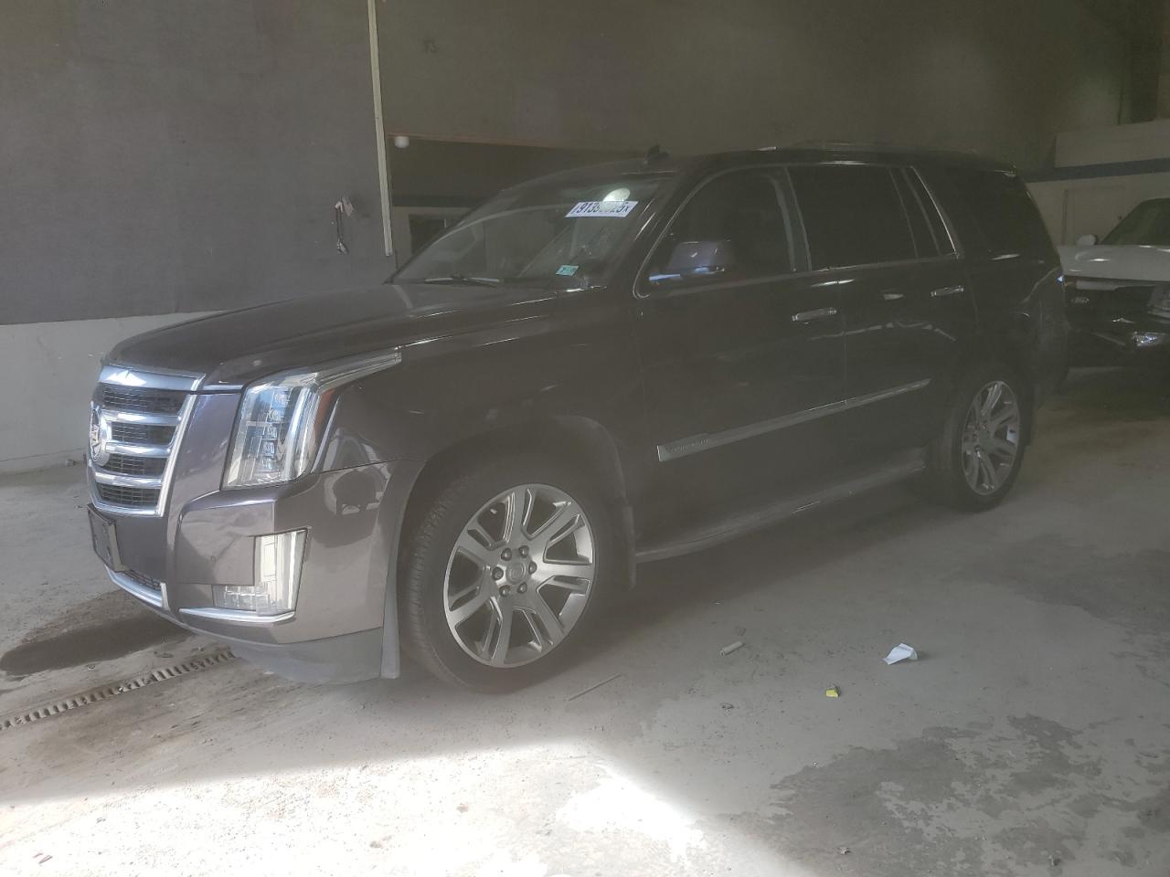 CADILLAC ESCALADE LUXURY