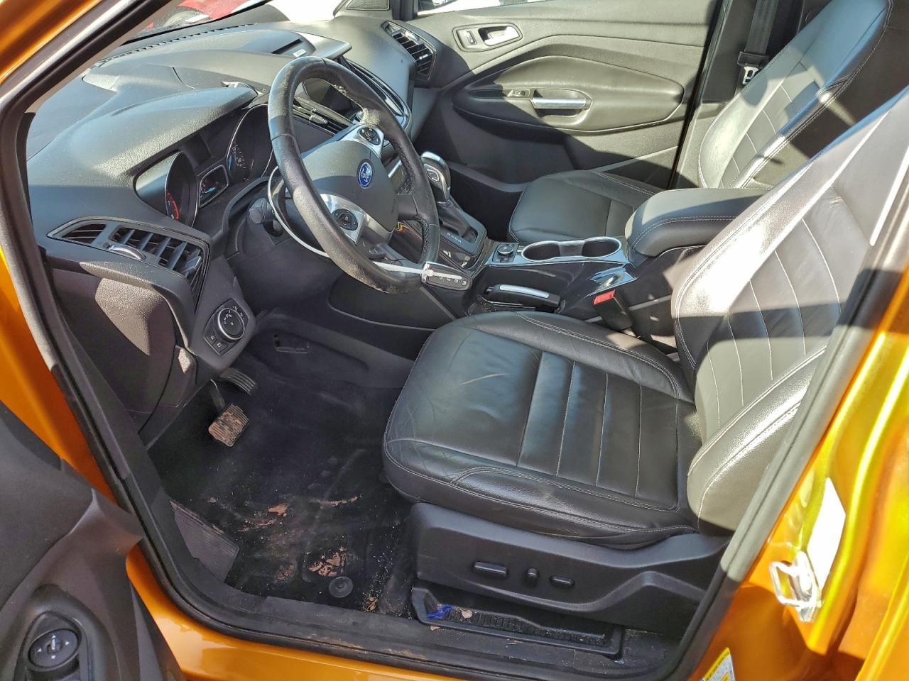 FORD ESCAPE TITANIUM