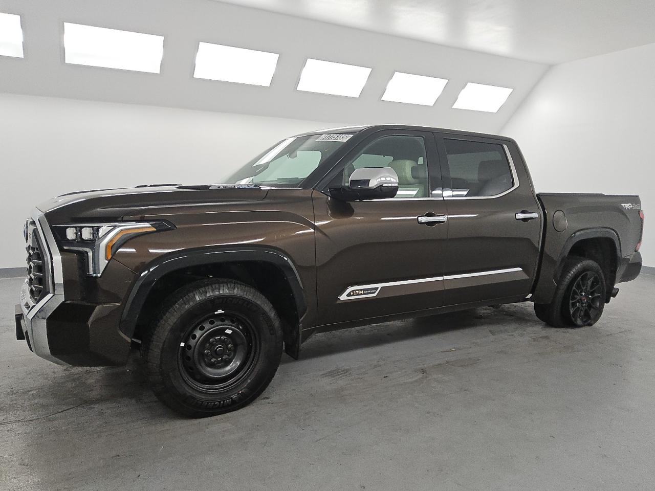 TOYOTA TUNDRA CREWMAX PLATINUM