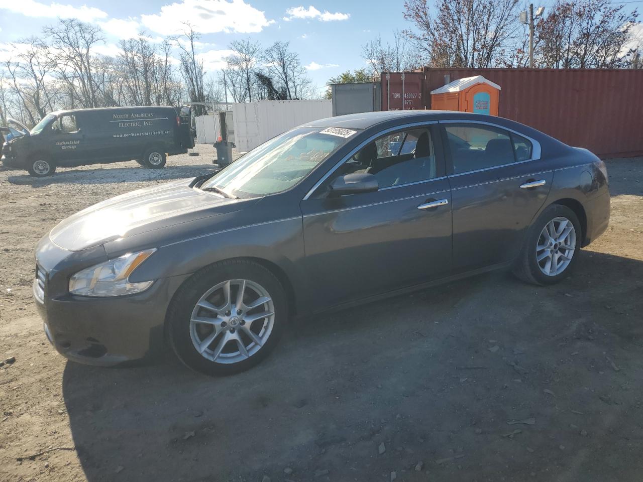 NISSAN MAXIMA S