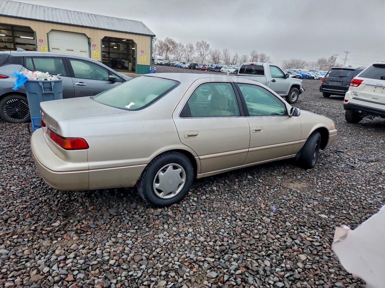 Lot #3318892913 1999 TOYOTA CAMRY CE
