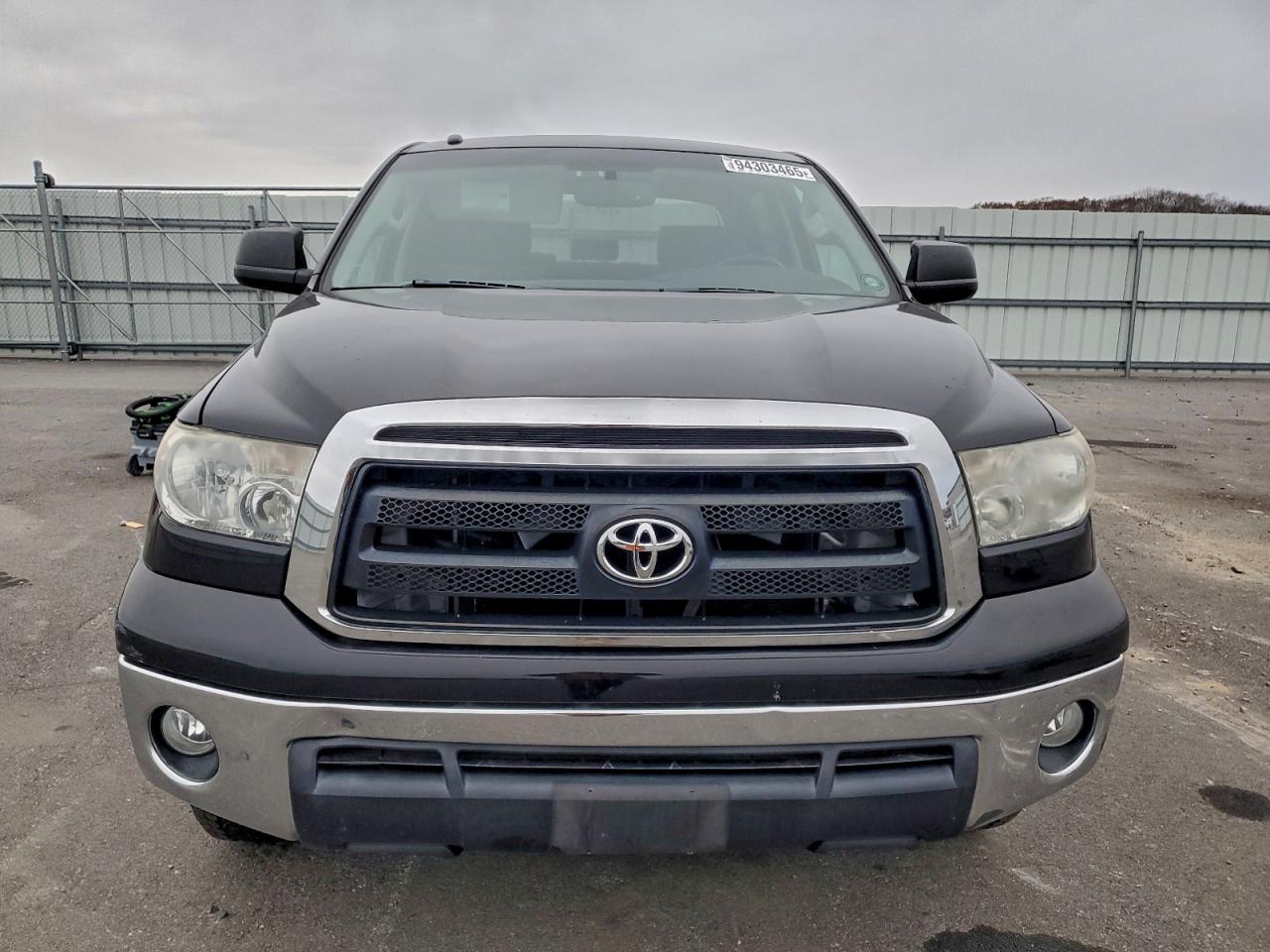 TOYOTA TUNDRA CREWMAX SR5