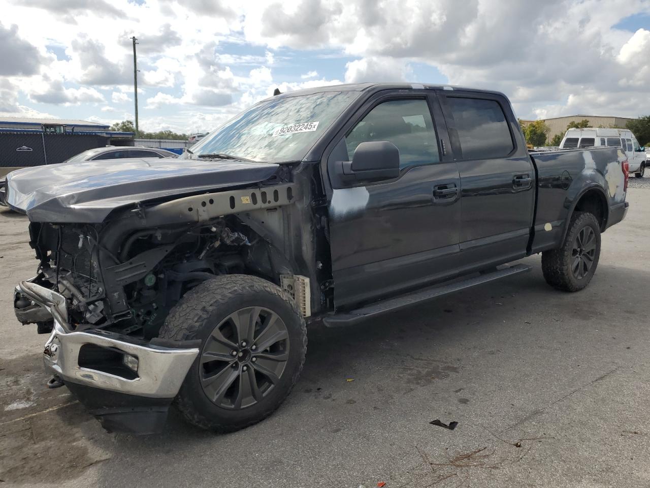 FORD F-150 SUPERCREW