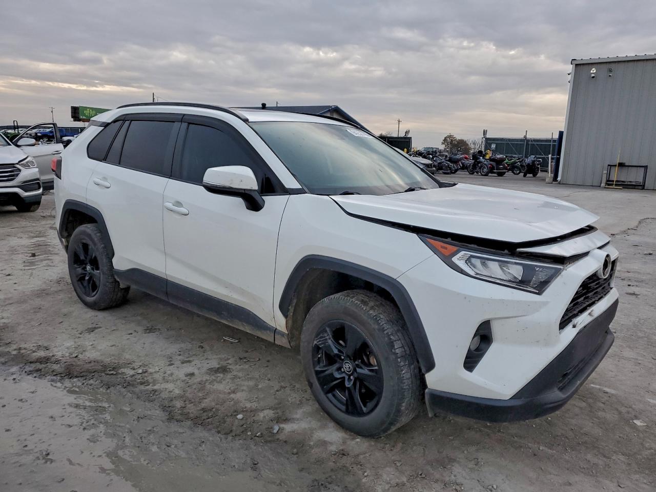 TOYOTA RAV4 XLE