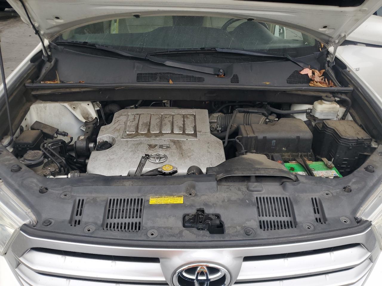 TOYOTA HIGHLANDER LIMITED