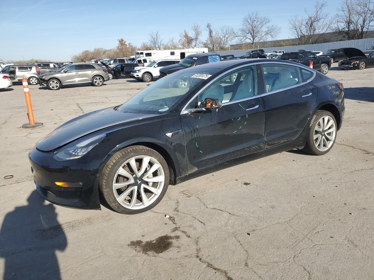 TESLA MODEL 3
