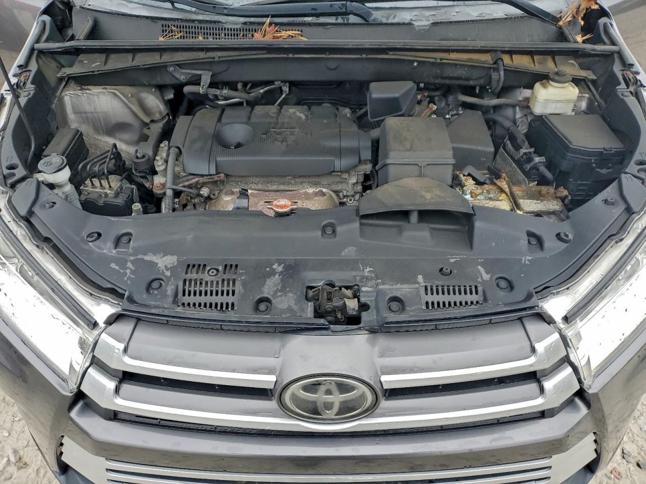 TOYOTA HIGHLANDER LE