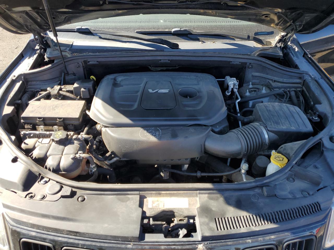 JEEP GRAND CHEROKEE LAREDO