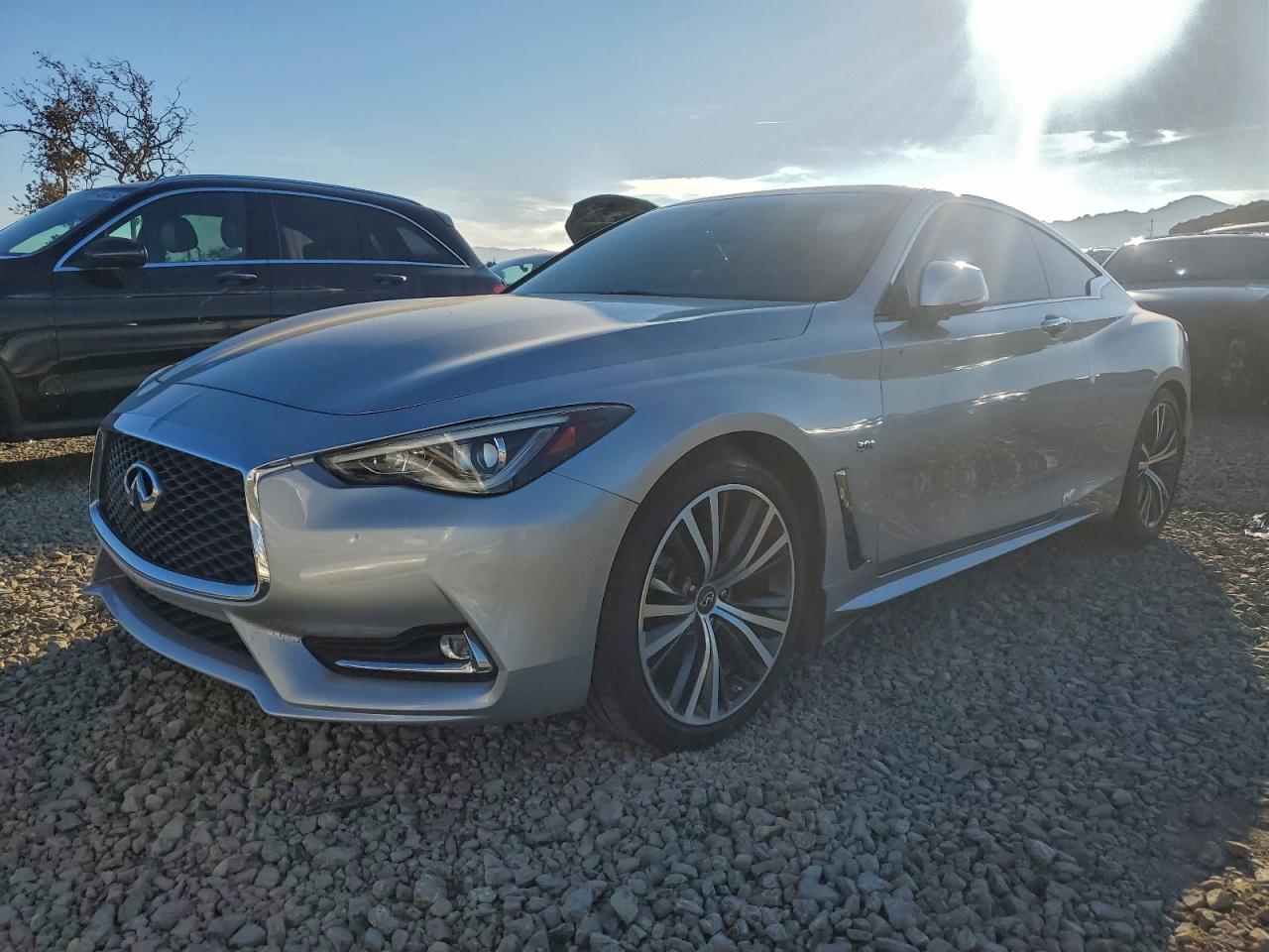 INFINITI Q60 LUXE 300