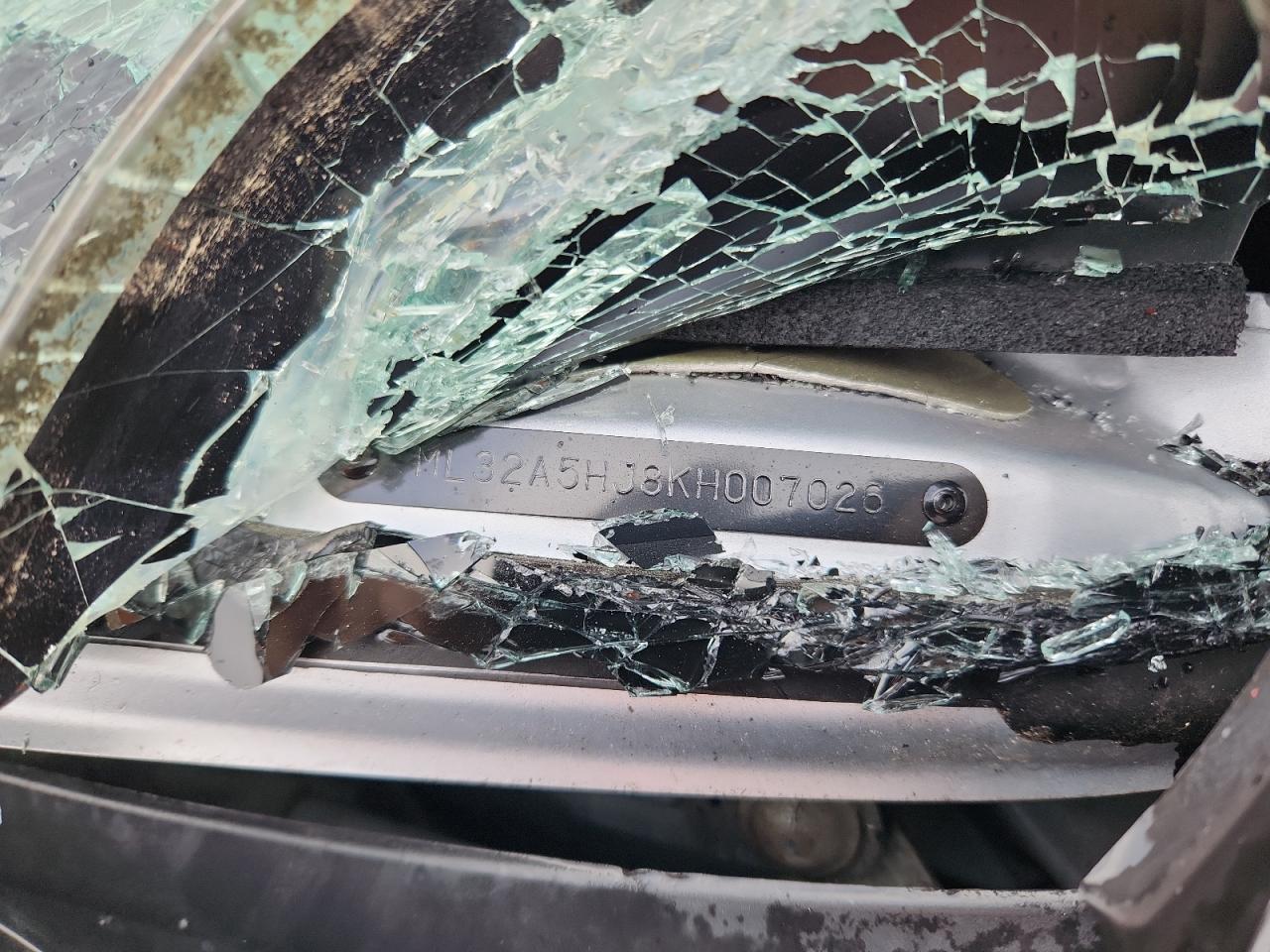 MITSUBISHI MIRAGE LE