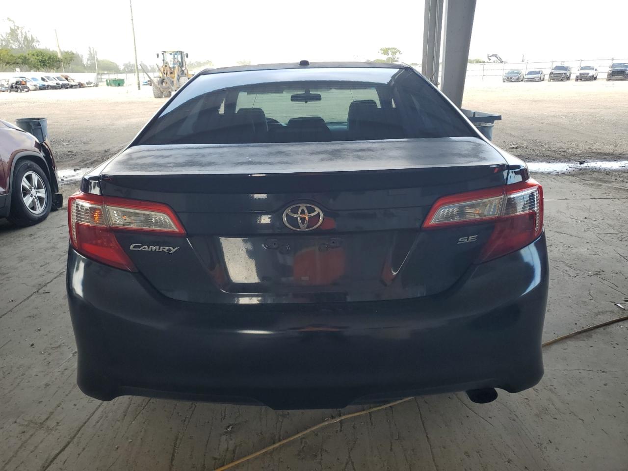 TOYOTA CAMRY BASE