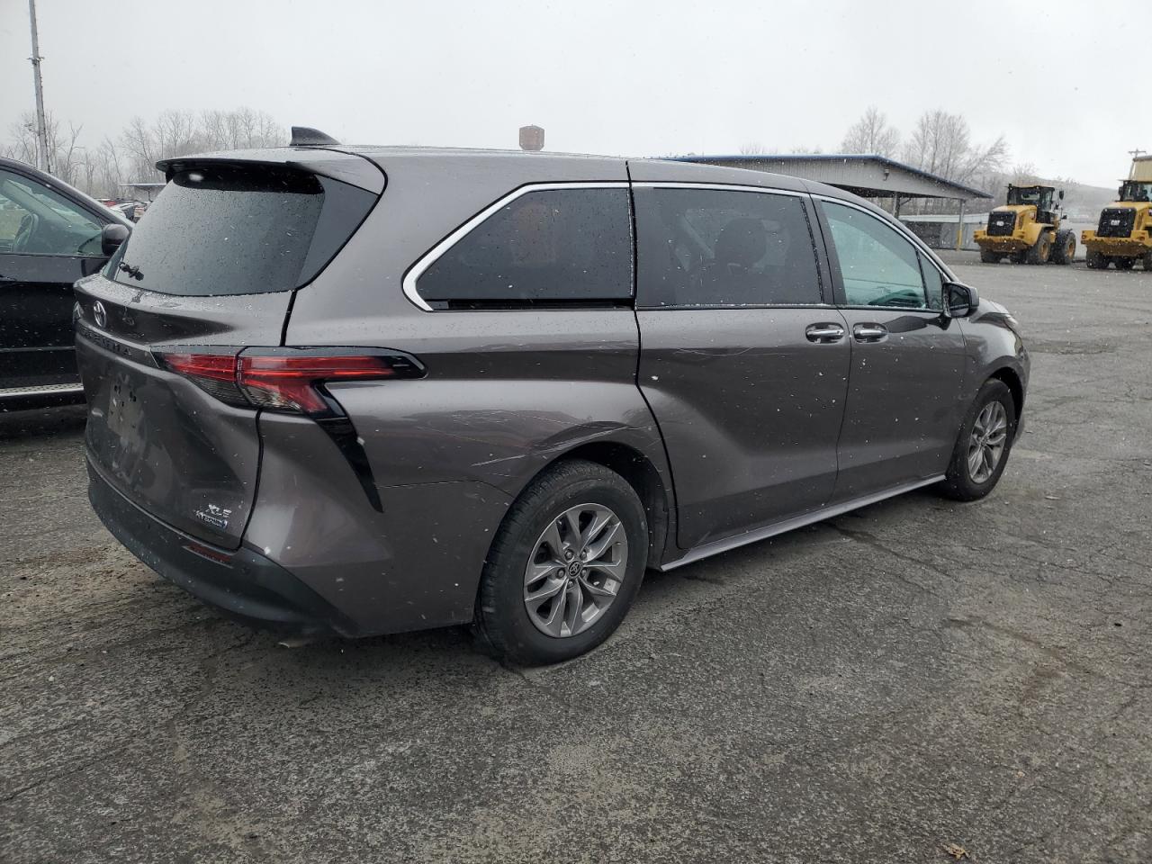 TOYOTA SIENNA XLE