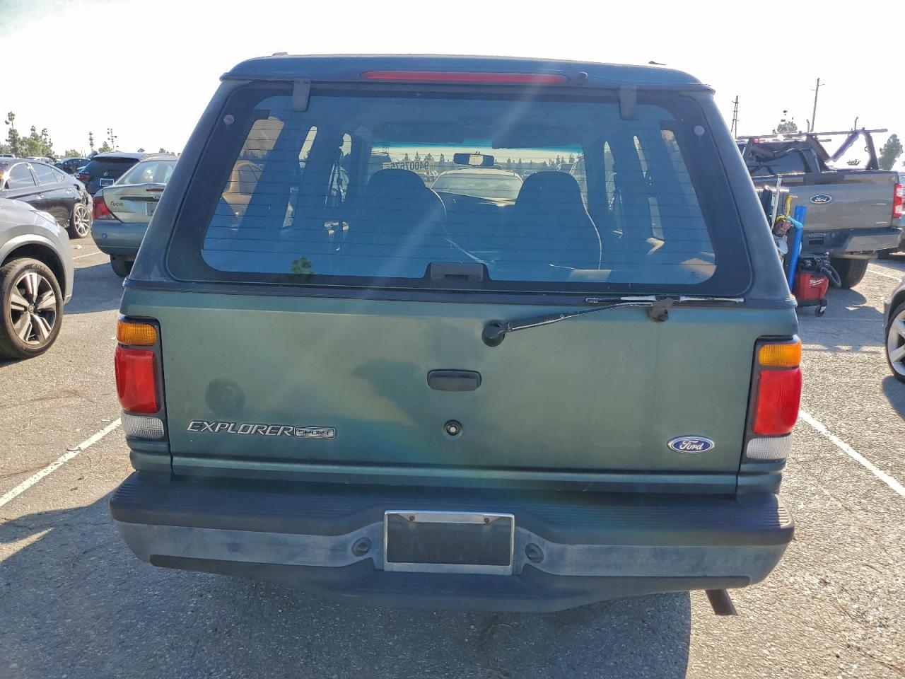 Lot #3302700037 1996 FORD EXPLORER