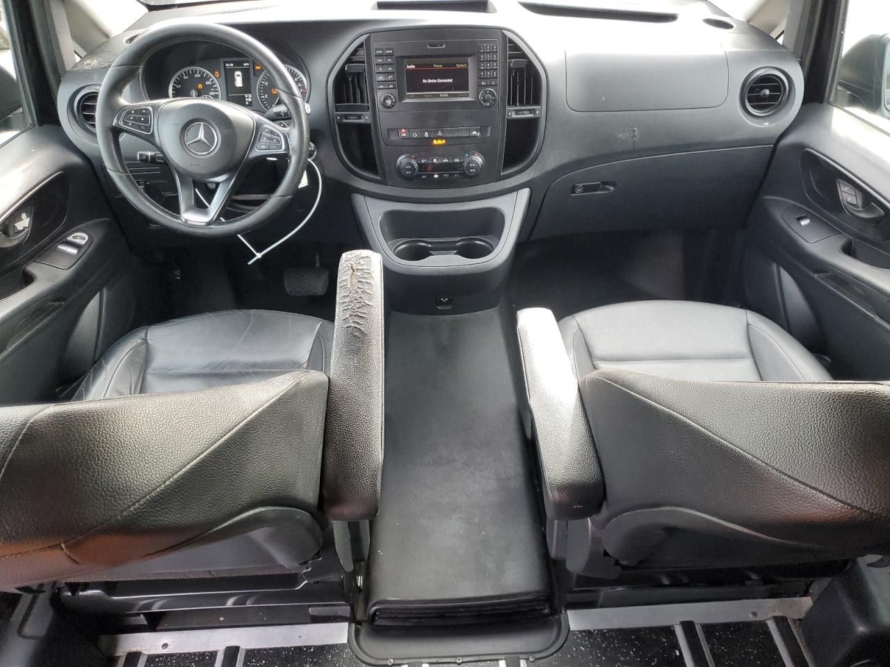 MERCEDES-BENZ METRIS