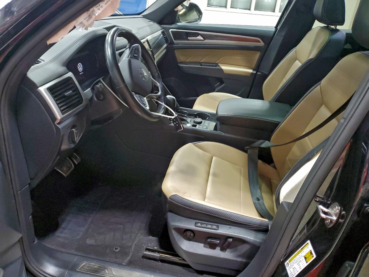 VOLKSWAGEN ATLAS CROSS SPORT SEL R-LINE