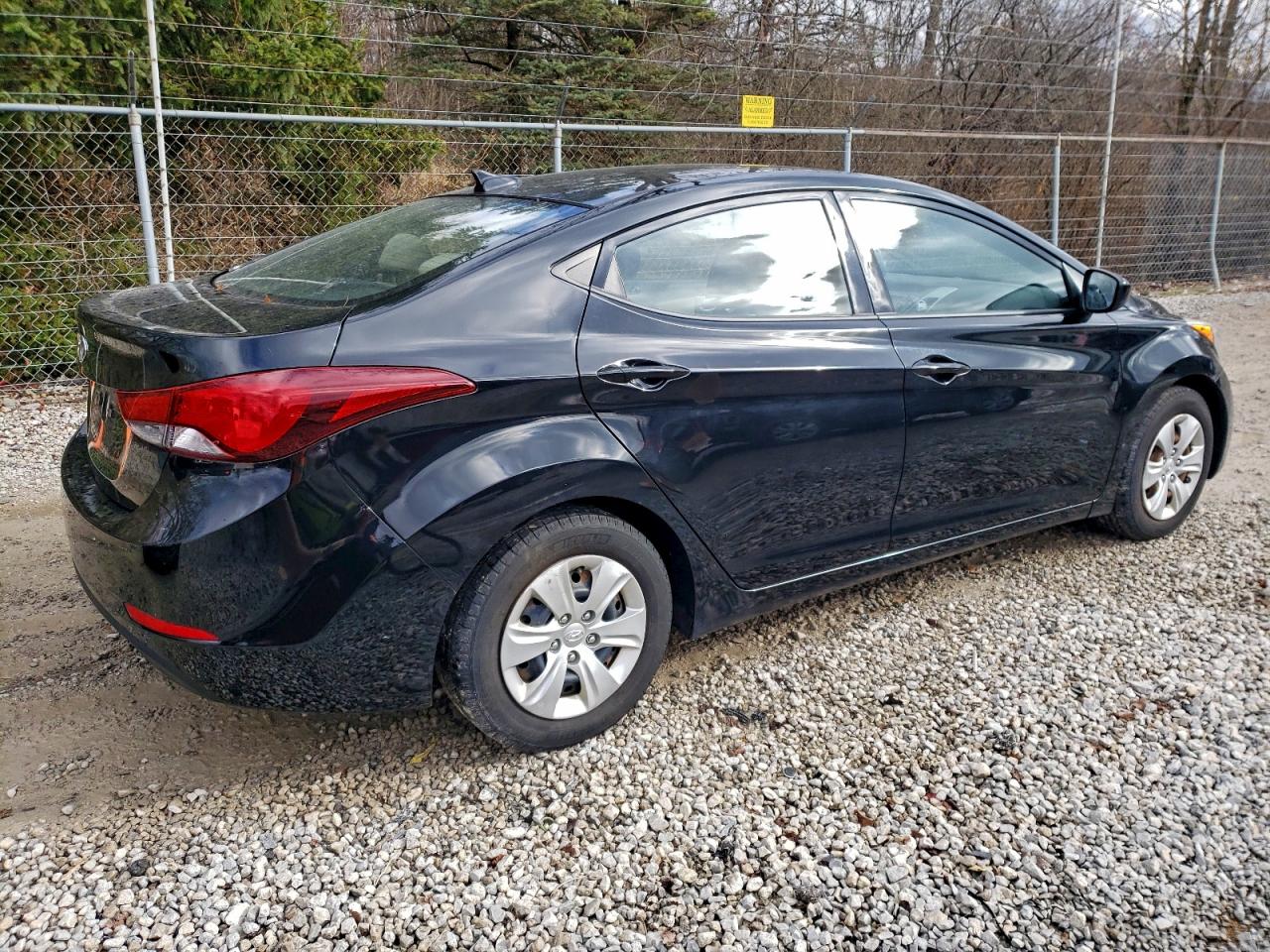 HYUNDAI ELANTRA SE