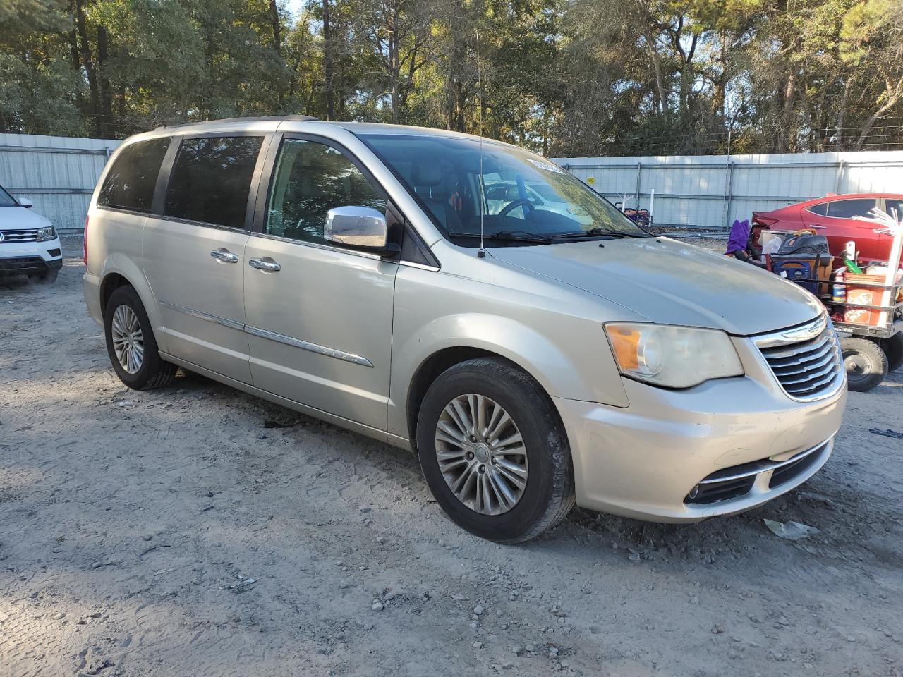 CHRYSLER TOWN & COUNTRY TOURING L