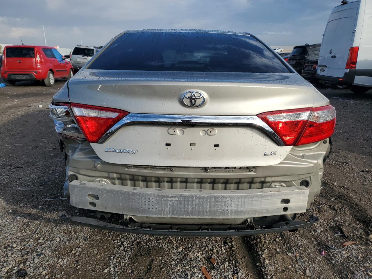 TOYOTA CAMRY LE