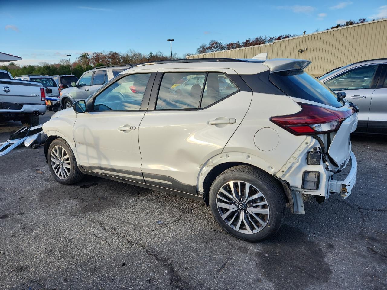 NISSAN KICKS SR