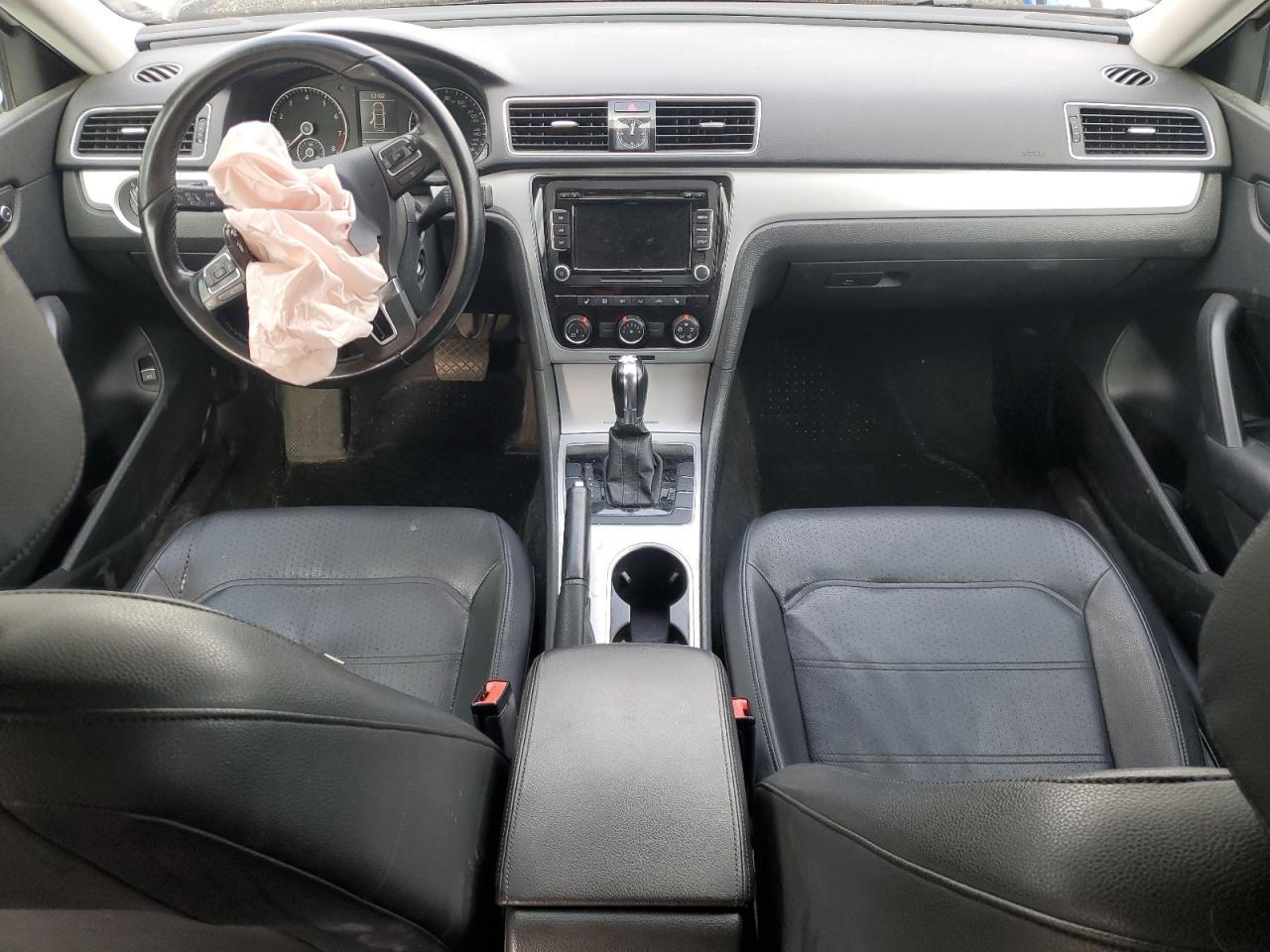 VOLKSWAGEN PASSAT SE