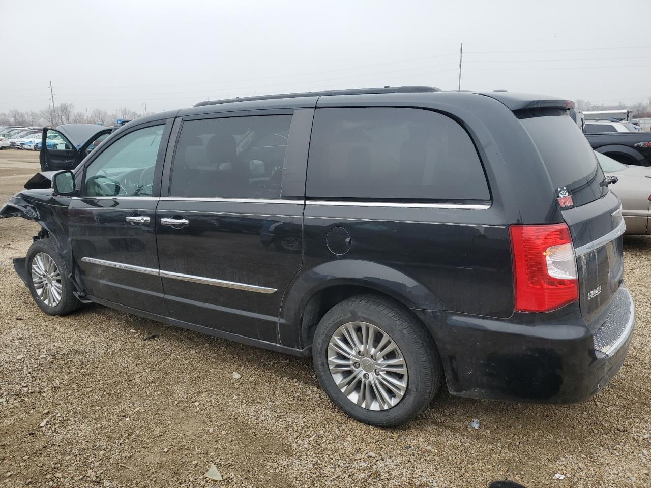 CHRYSLER TOWN & COUNTRY TOURING L