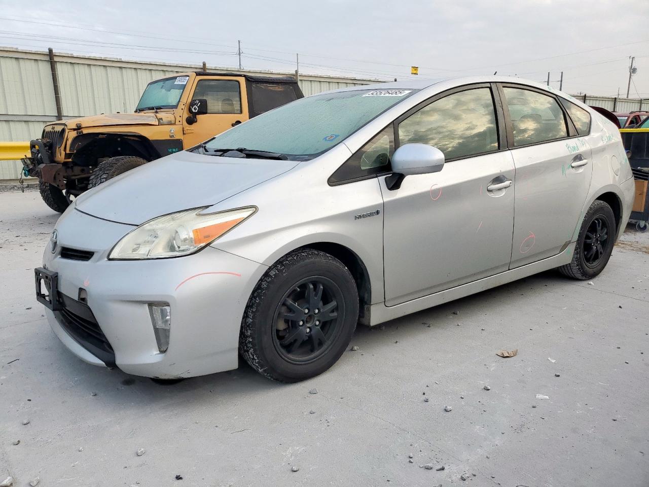 TOYOTA PRIUS
