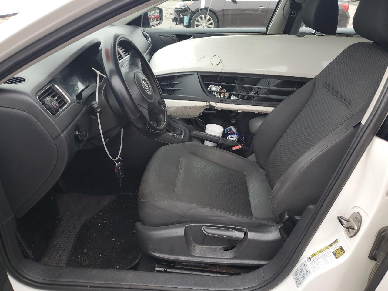 VOLKSWAGEN JETTA BASE