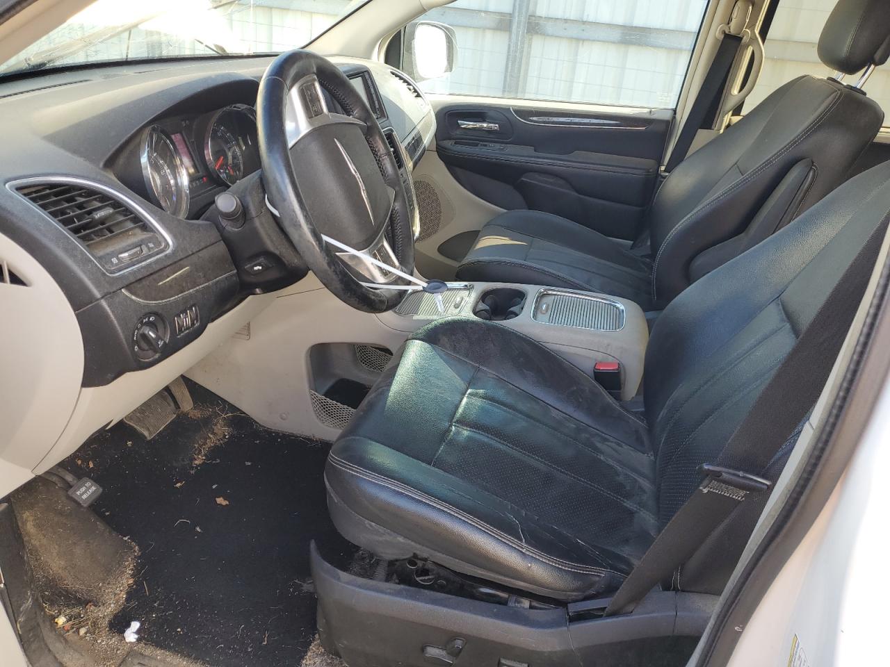 CHRYSLER TOWN & COUNTRY TOURING L