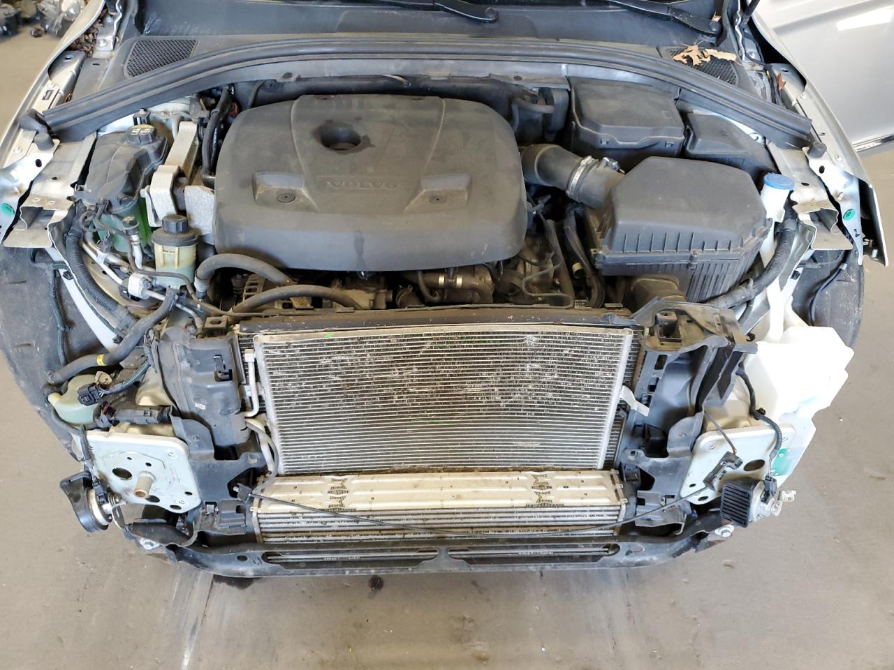 VOLVO XC60 T5 INSCRIPTION