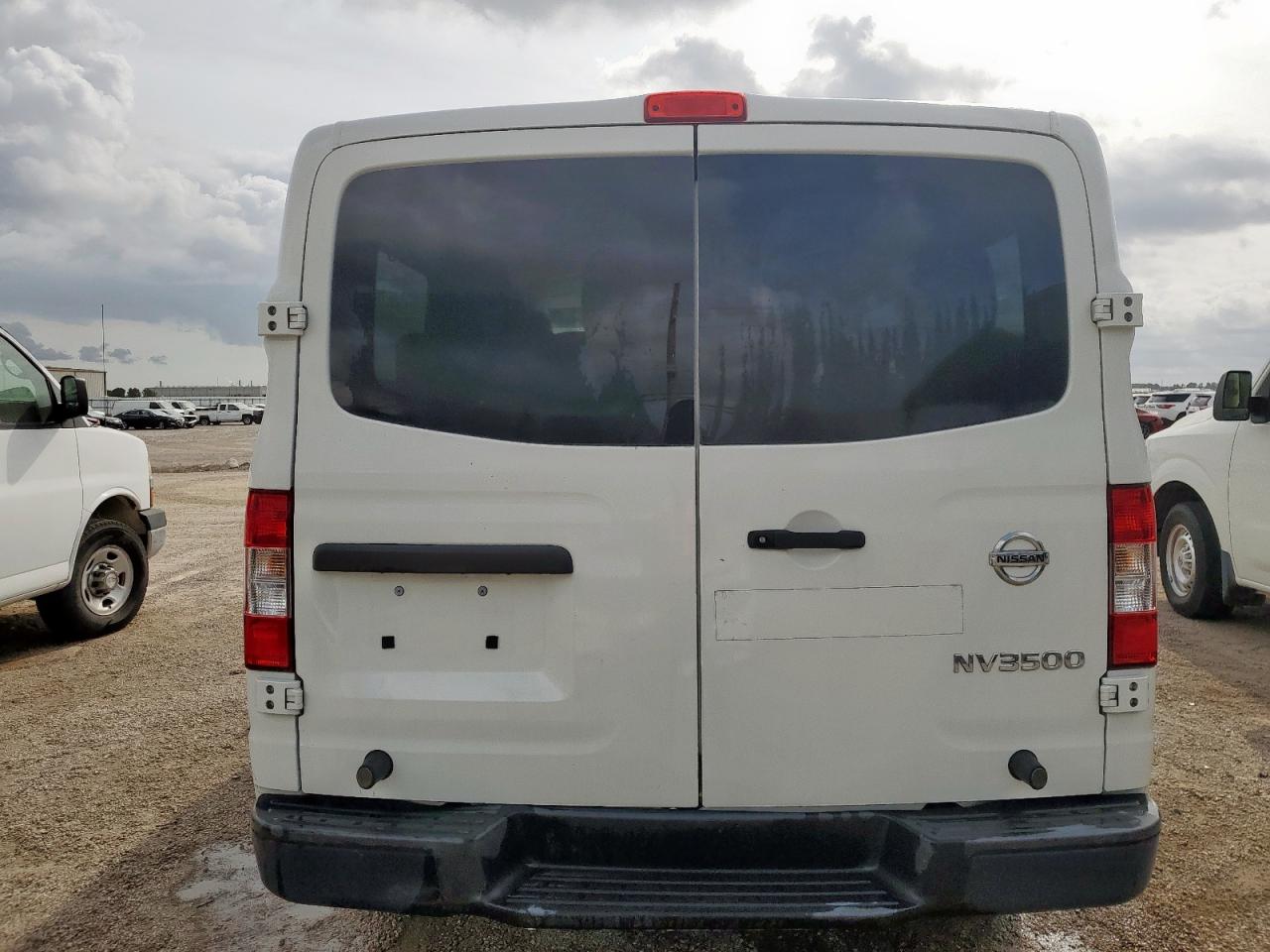 NISSAN NV3500 3500 S