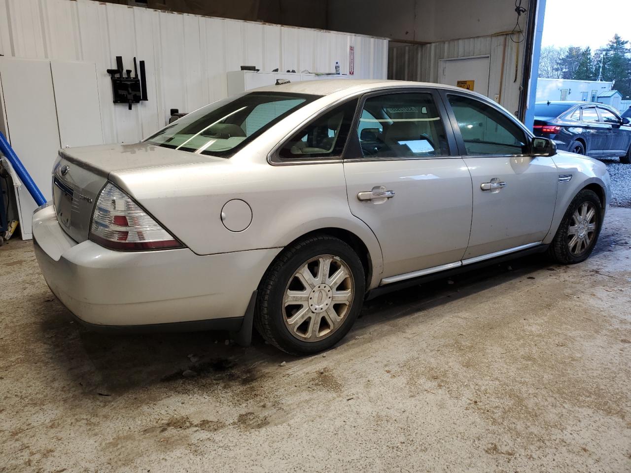 Lot #3292354287 2008 FORD TAURUS LIM