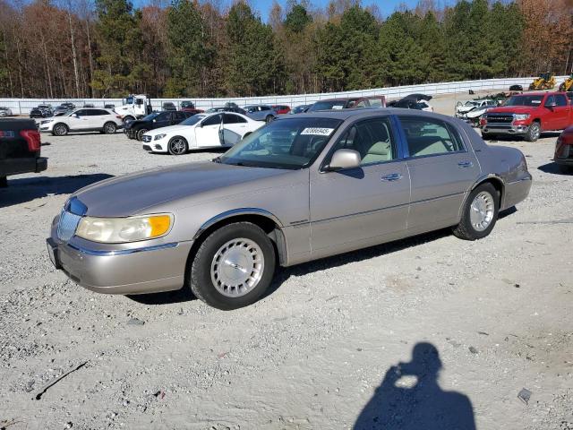 Global Auto Auctions: 1999 LINCOLN TOWN CAR E