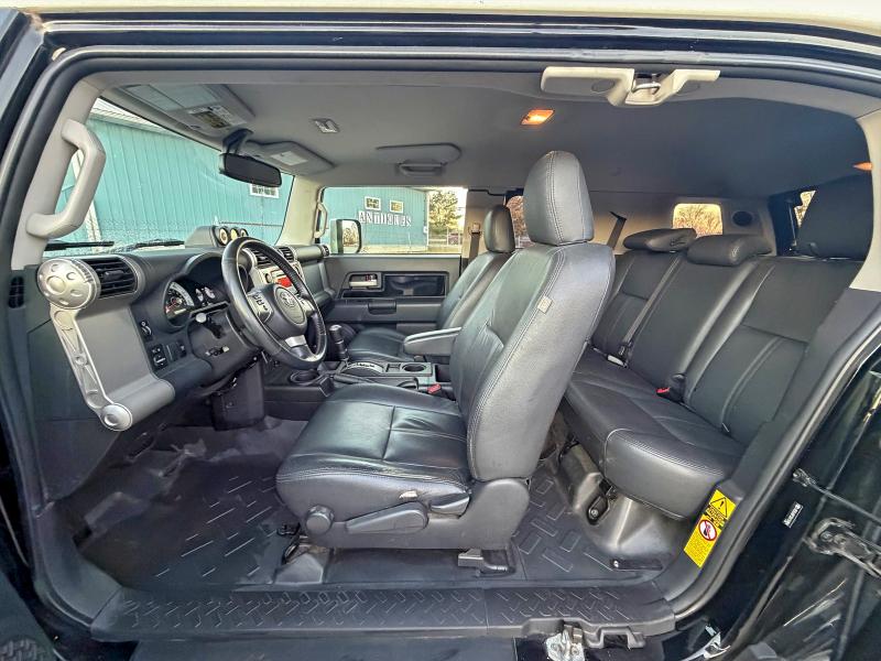 2013 TOYOTA FJ CRUISER #3296250406