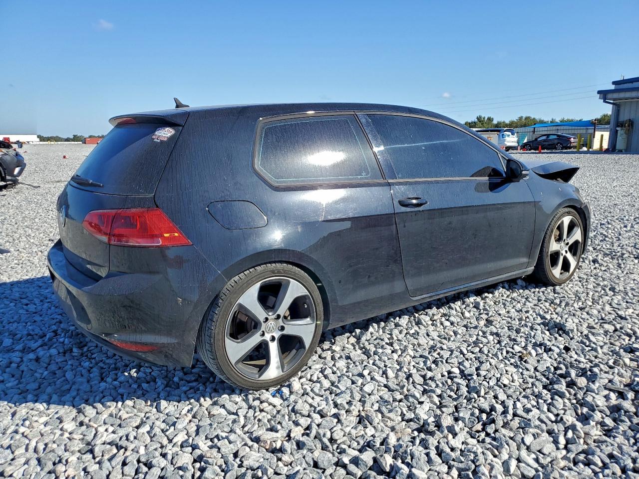 VOLKSWAGEN GOLF BASE / S