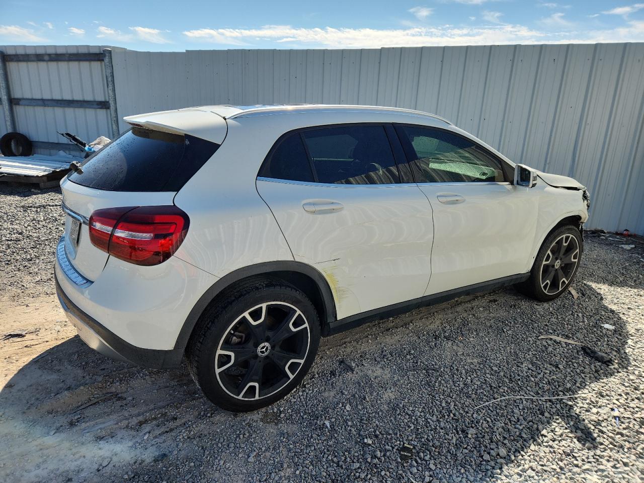 MERCEDES-BENZ GLA-CLASS 250