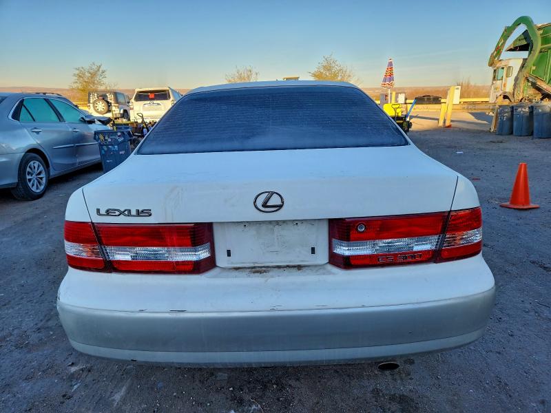 2000 LEXUS ES 300 #3304559468