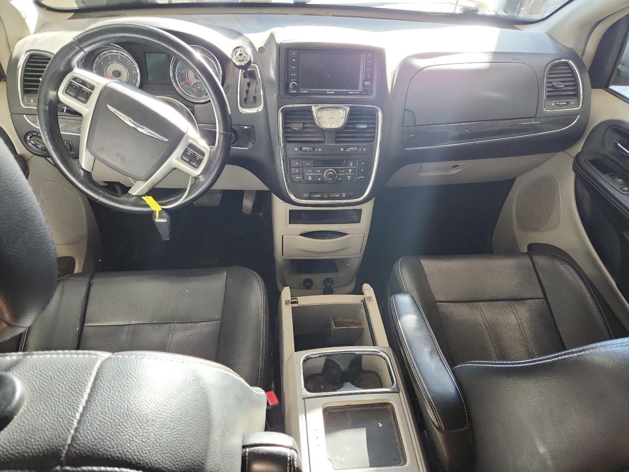 CHRYSLER TOWN & COUNTRY TOURING L