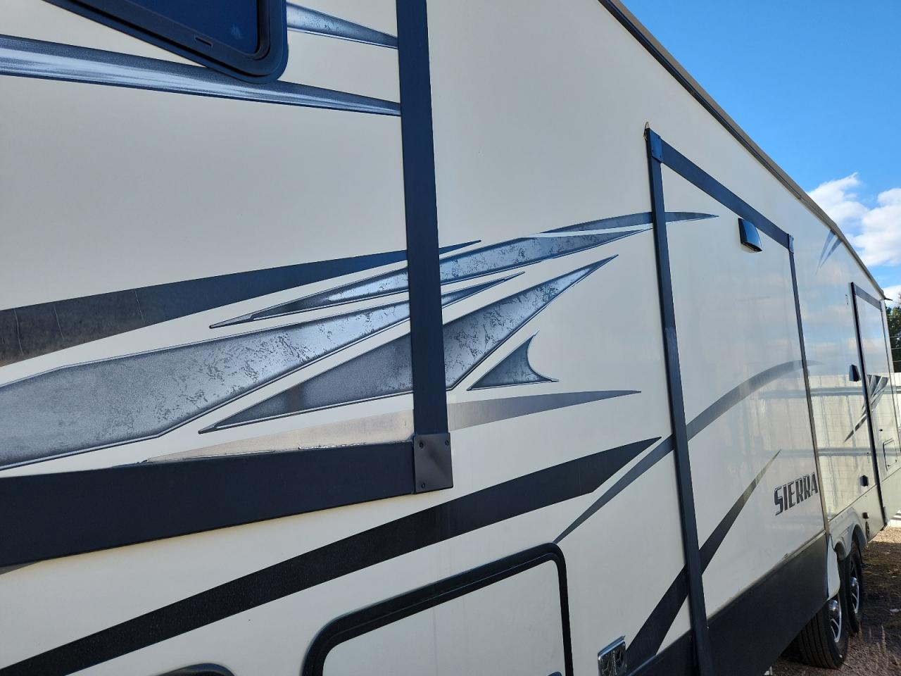 Lot #3292906583 2019 FRRV TRVLTRLR