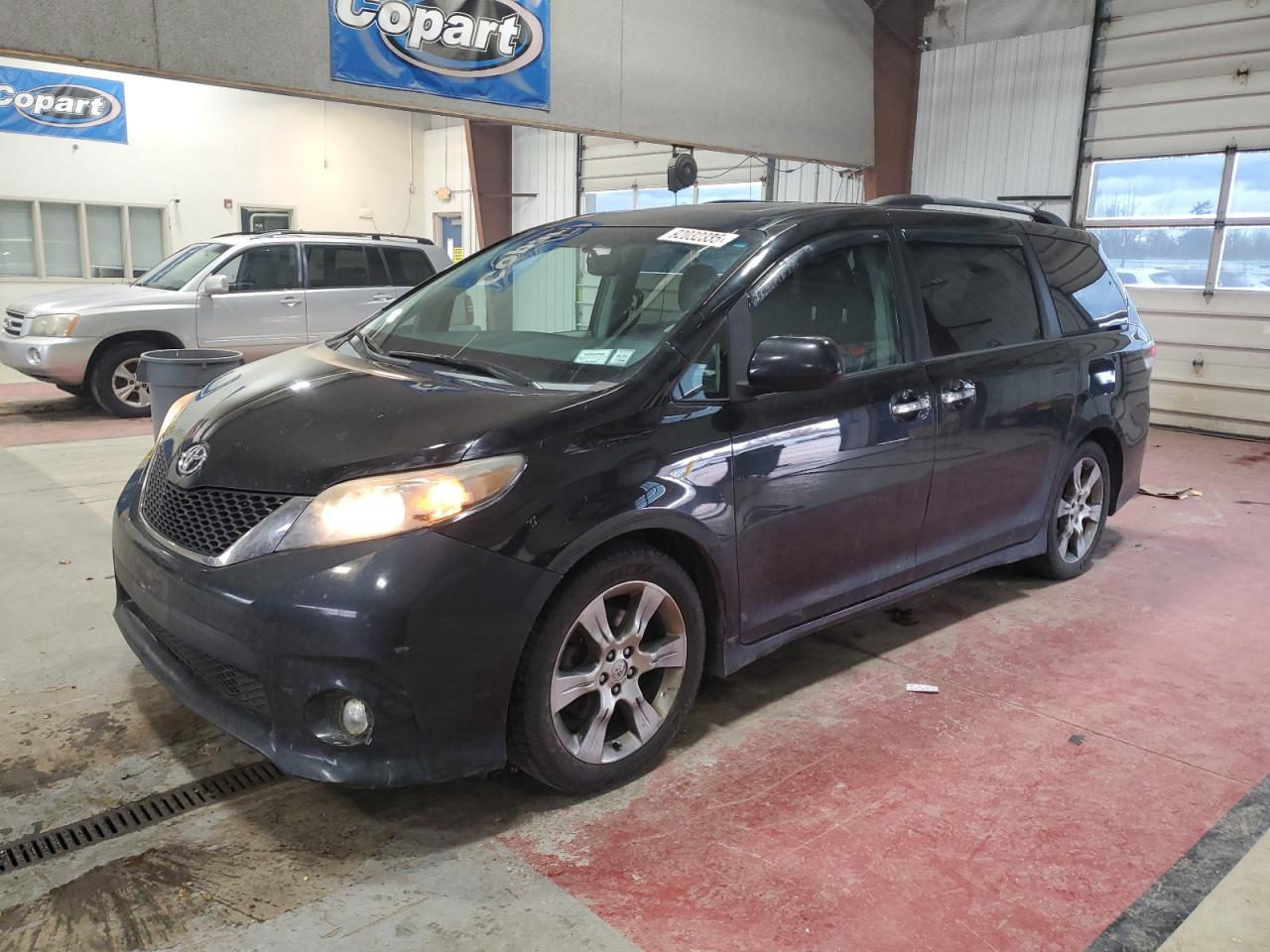 Lot #3304631976 2013 TOYOTA SIENNA SPO