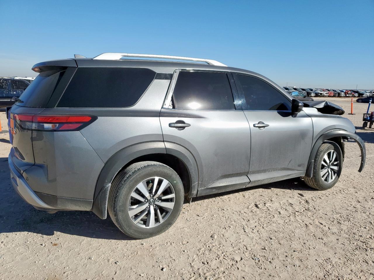 NISSAN PATHFINDER SL