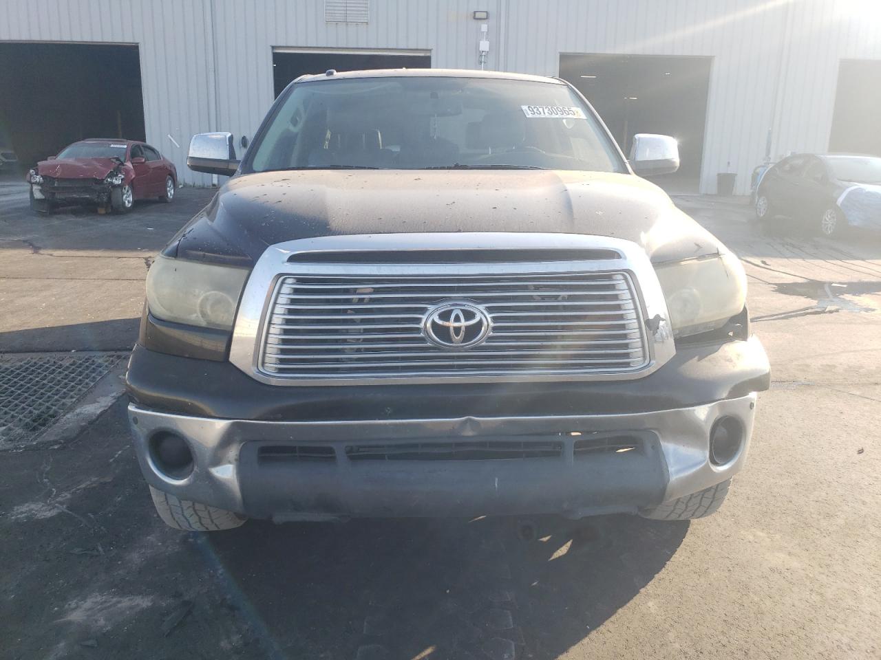 TOYOTA TUNDRA CREWMAX LIMITED