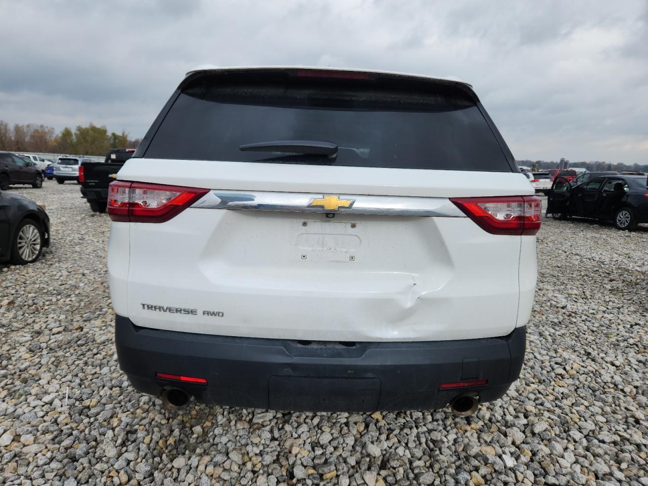CHEVROLET TRAVERSE LS