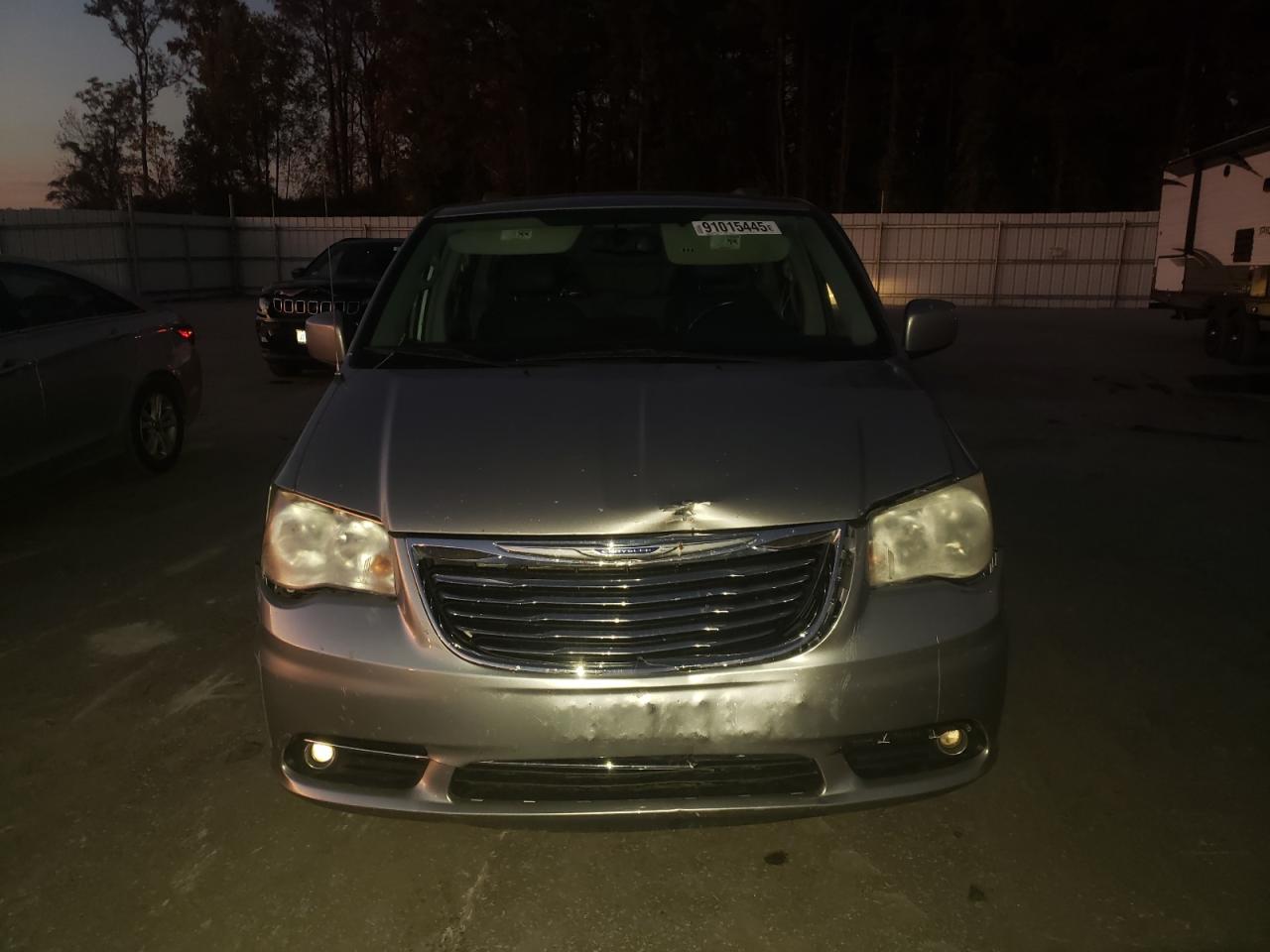 CHRYSLER TOWN & COUNTRY TOURING