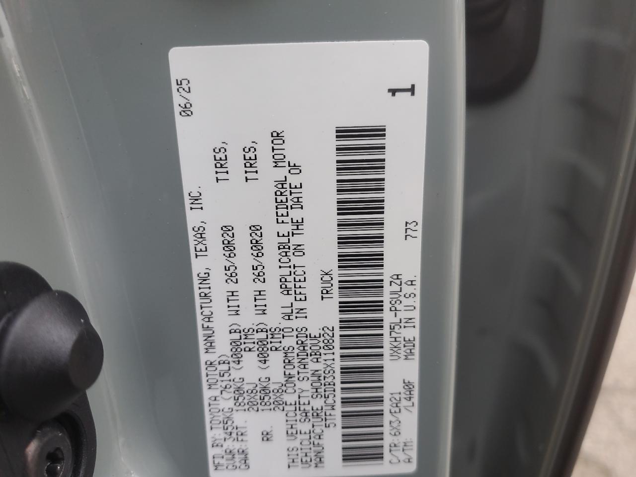 TOYOTA TUNDRA CREWMAX LIMITED