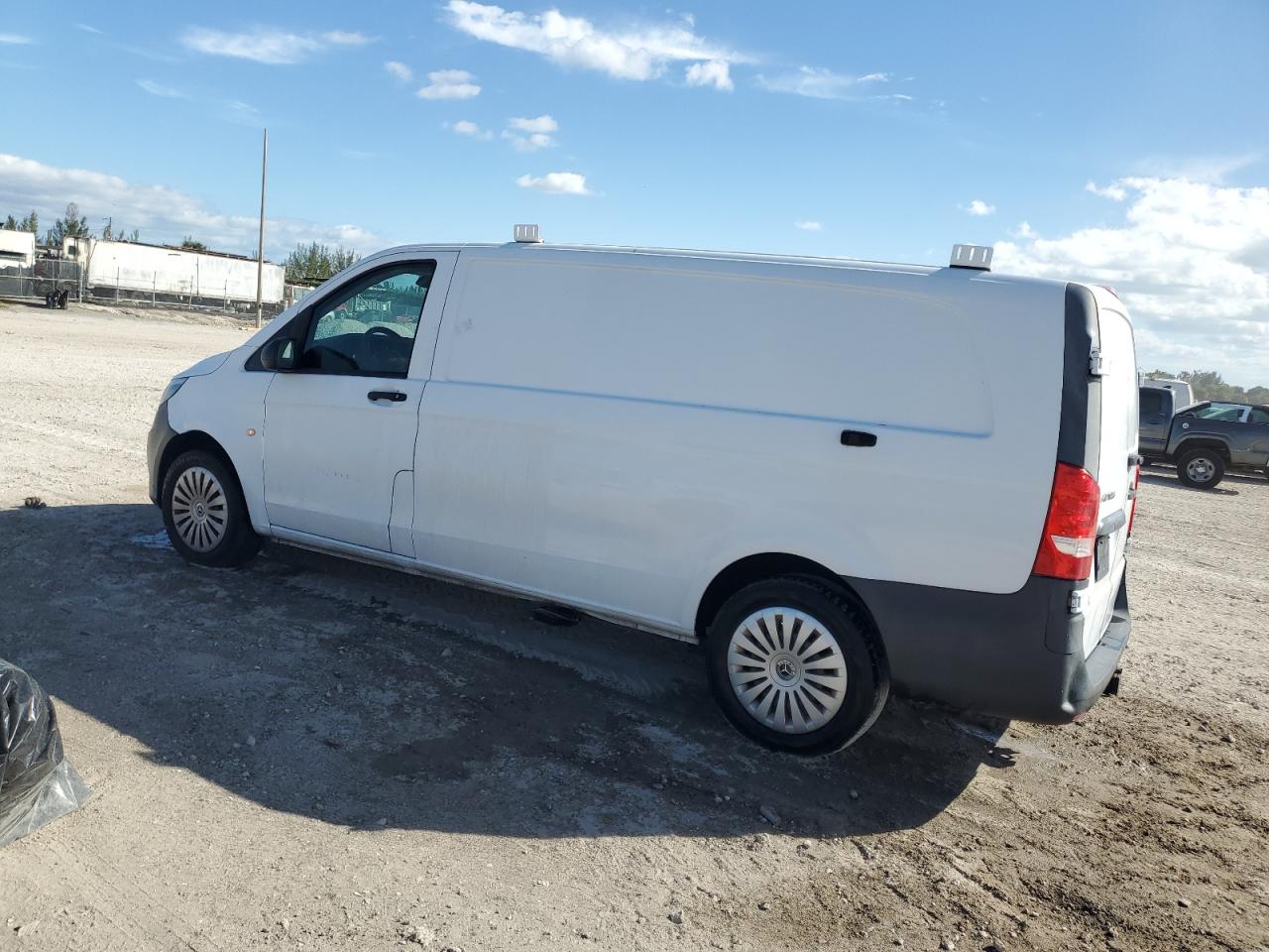 MERCEDES-BENZ METRIS