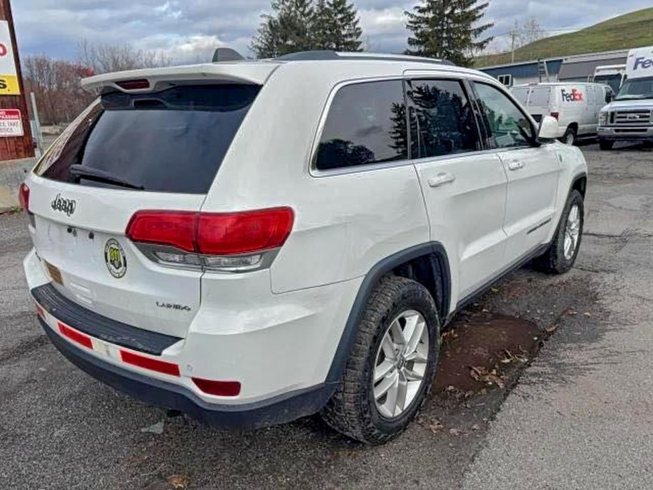 JEEP GRAND CHEROKEE LAREDO