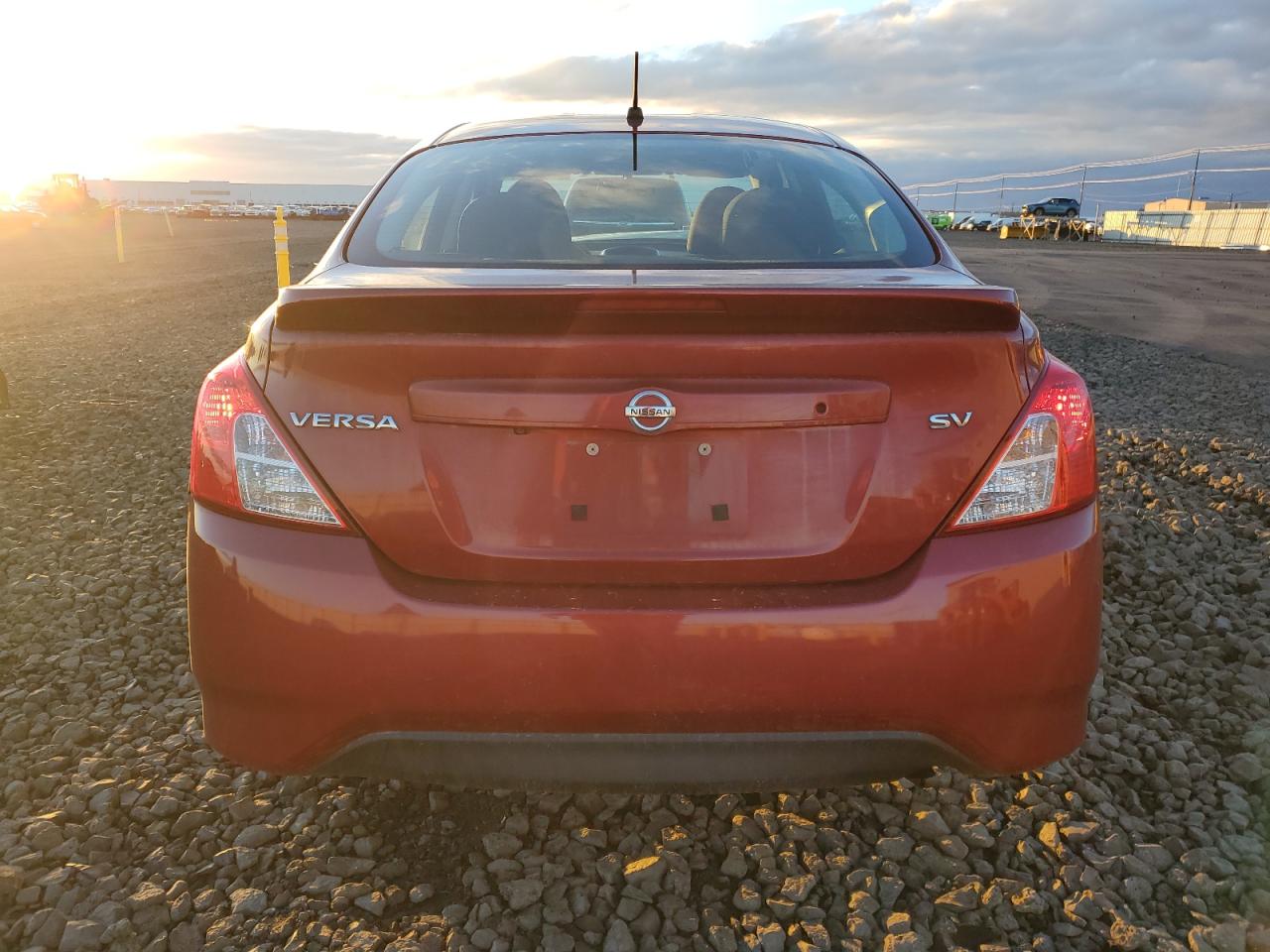 NISSAN VERSA S