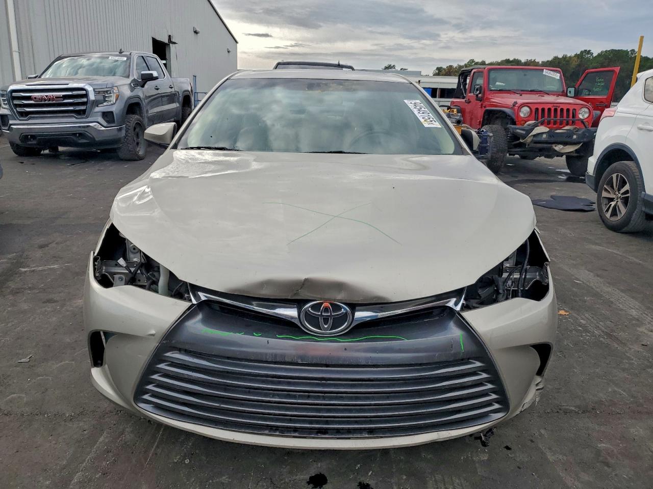 Lot #3302886897 2015 TOYOTA CAMRY LE