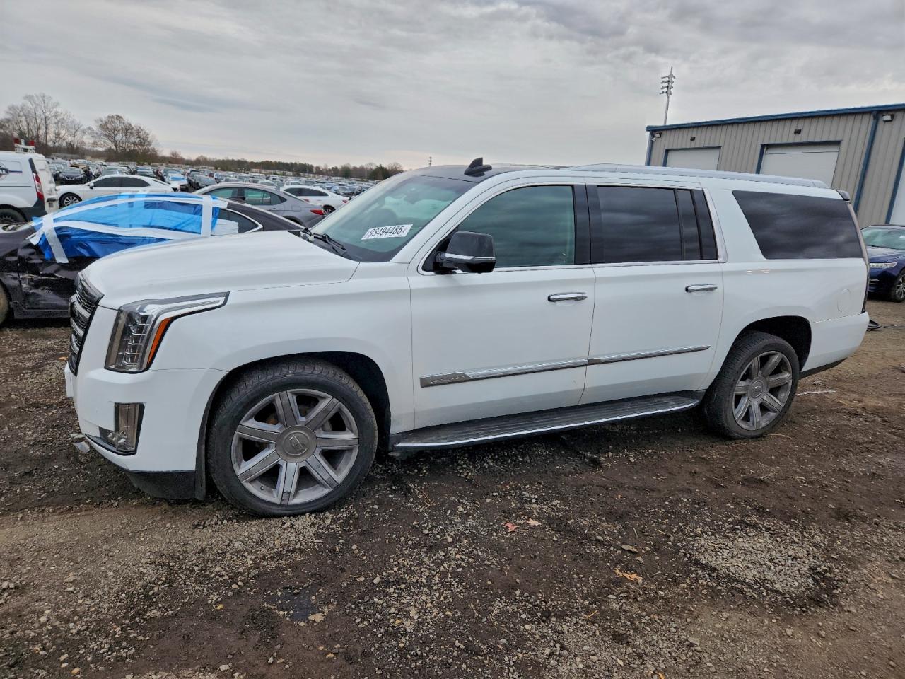 CADILLAC ESCALADE ESV LUXURY
