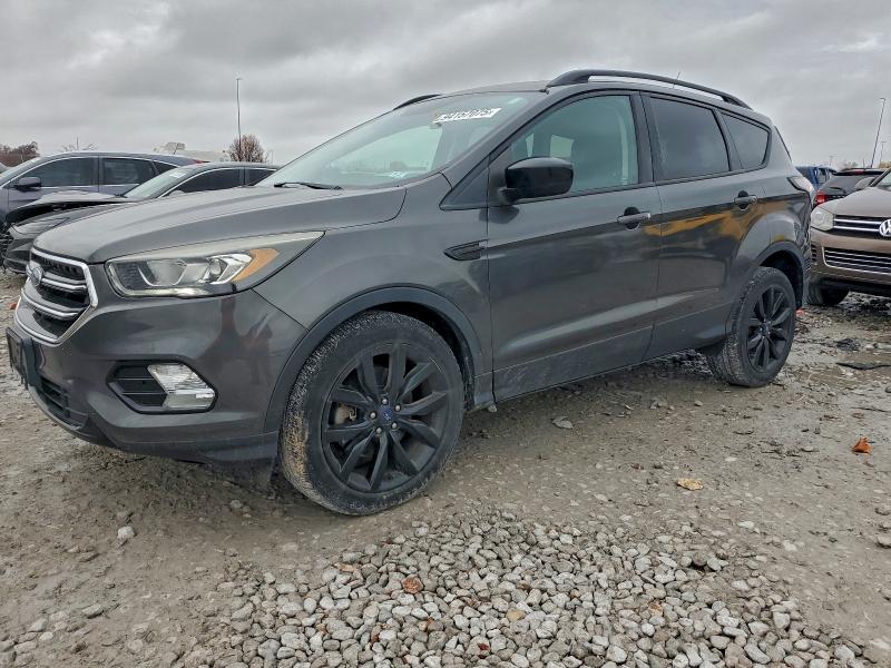 Global Auto Auctions: 2018 FORD ESCAPE SE